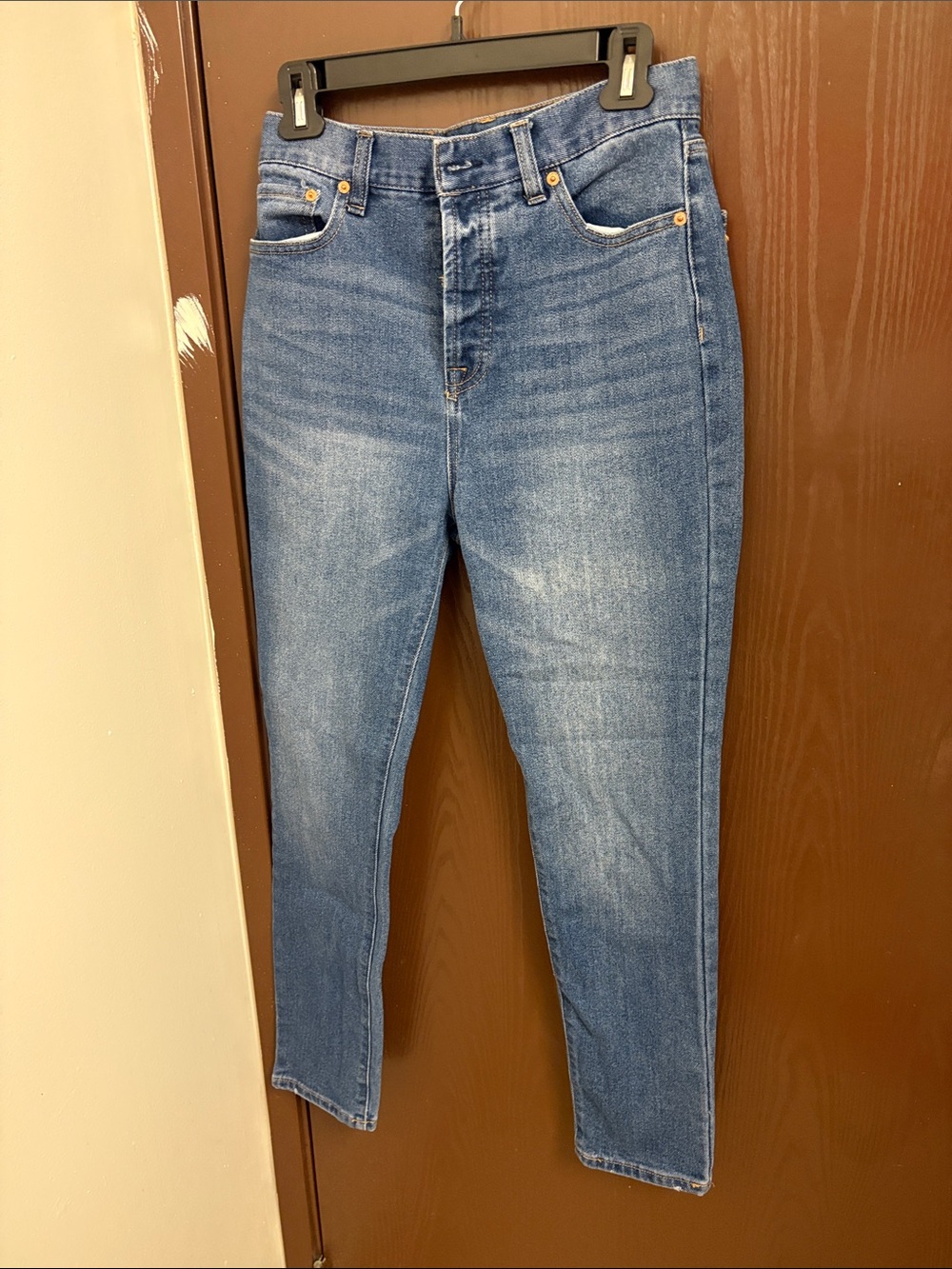 High-Rise Skinny Jeans in Medium Blue Wash